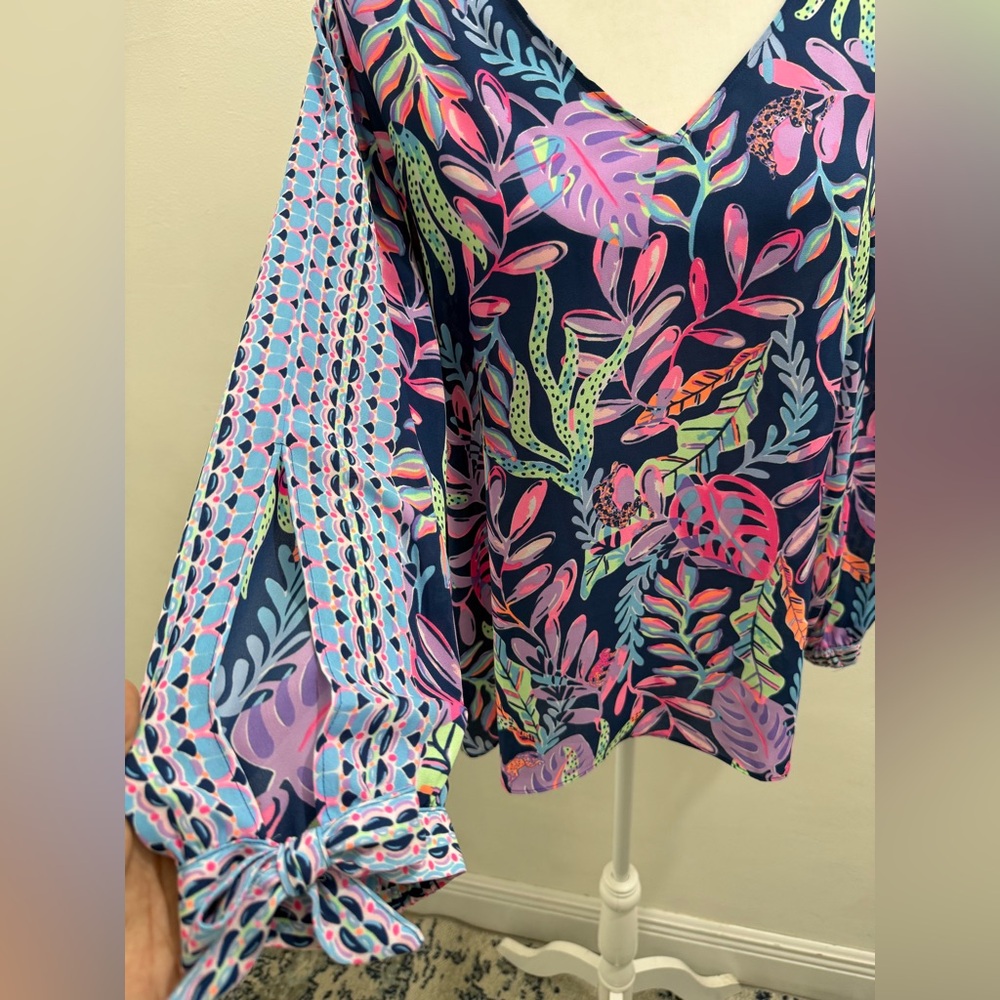 Lilly Pulitzer Pamala Top in Oyster Bay Navy You’ve Been Spotted Size L EUC - Picture 3 of 11